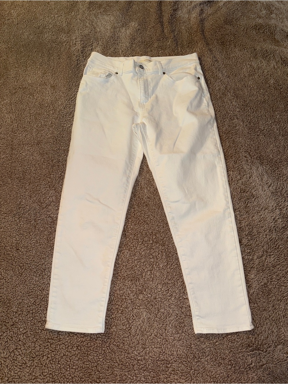 Women’s Levi’s classic crop white jeans, 31